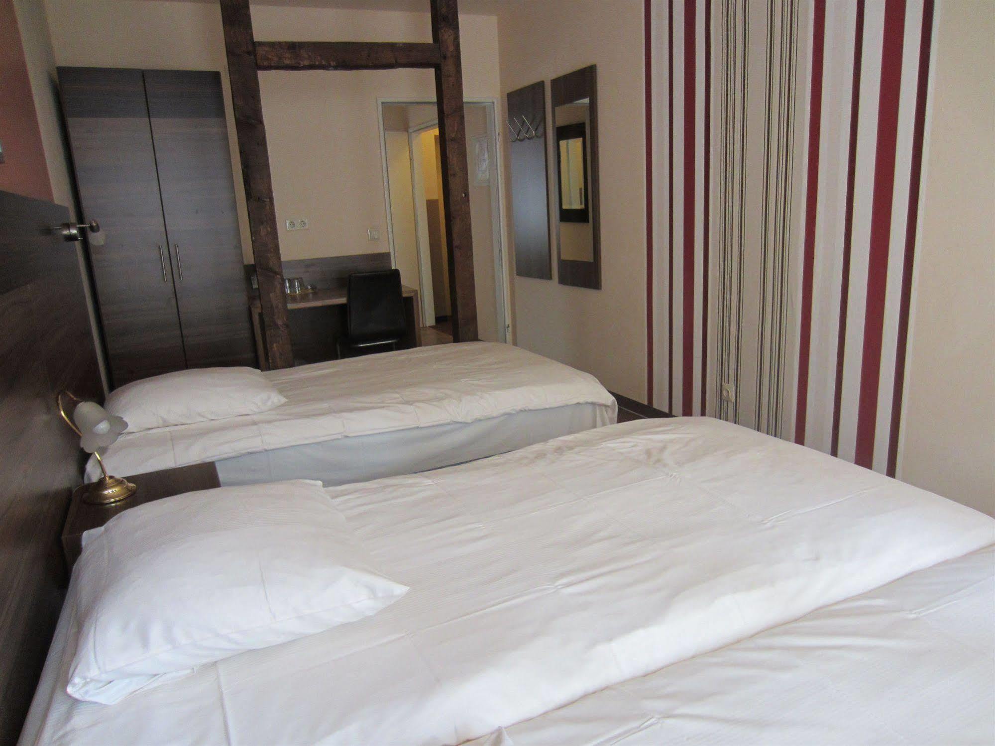Altduesseldorf Hotel 3*